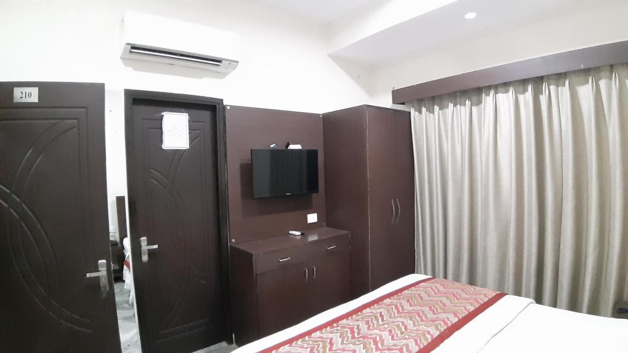 Hotel Sar Kamla Dham Skd Vrindavan Fully Vaccinated Staff Zewnętrze zdjęcie