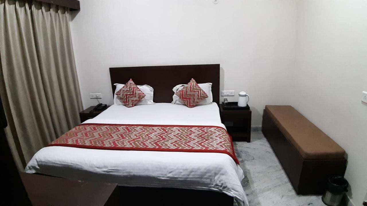 Hotel Sar Kamla Dham Skd Vrindavan Fully Vaccinated Staff Zewnętrze zdjęcie
