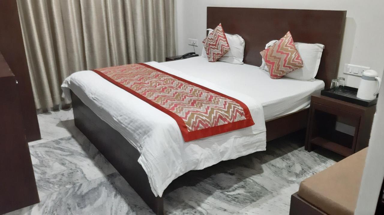 Hotel Sar Kamla Dham Skd Vrindavan Fully Vaccinated Staff Zewnętrze zdjęcie