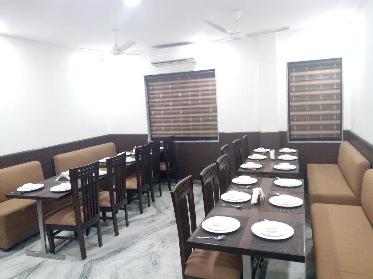 Hotel Sar Kamla Dham Skd Vrindavan Fully Vaccinated Staff Zewnętrze zdjęcie