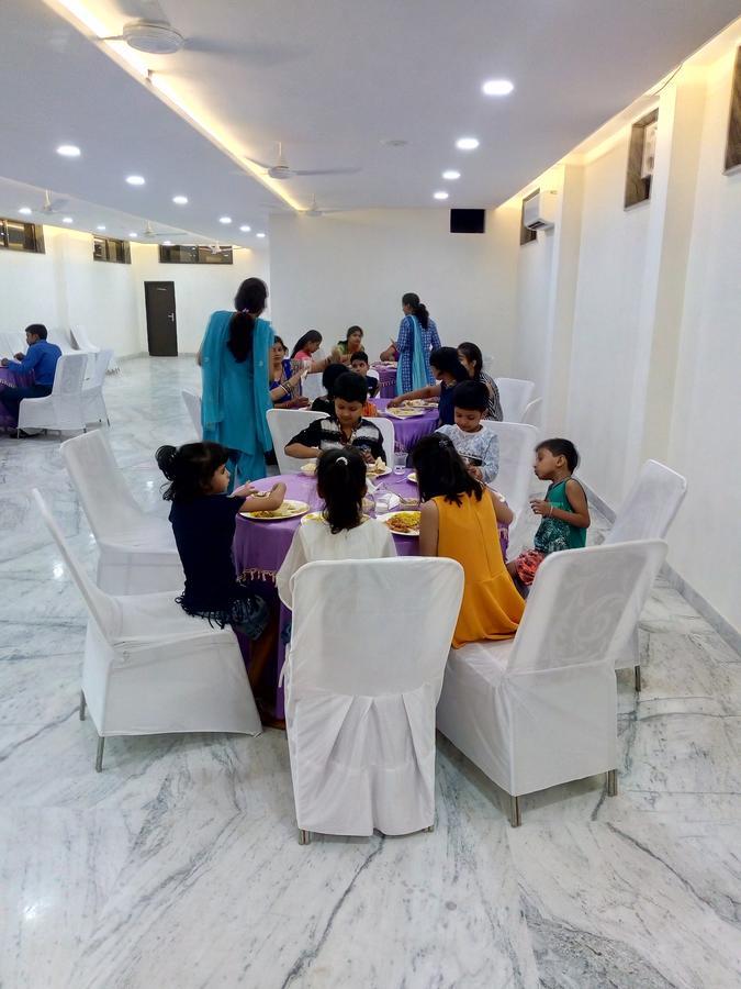Hotel Sar Kamla Dham Skd Vrindavan Fully Vaccinated Staff Zewnętrze zdjęcie