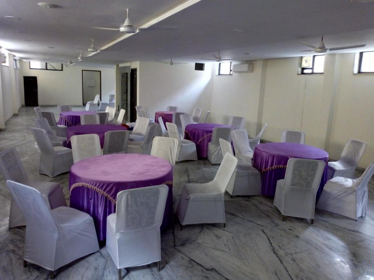 Hotel Sar Kamla Dham Skd Vrindavan Fully Vaccinated Staff Zewnętrze zdjęcie