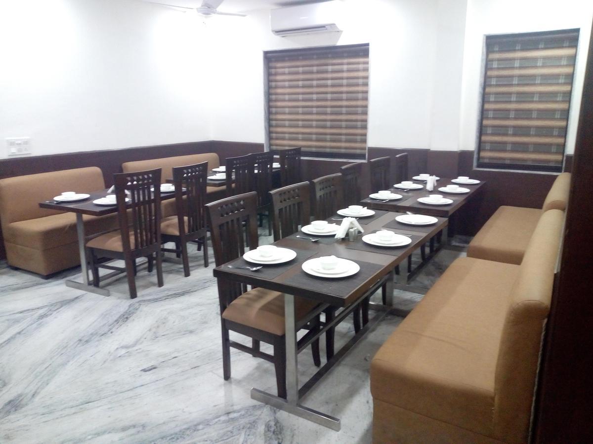 Hotel Sar Kamla Dham Skd Vrindavan Fully Vaccinated Staff Zewnętrze zdjęcie