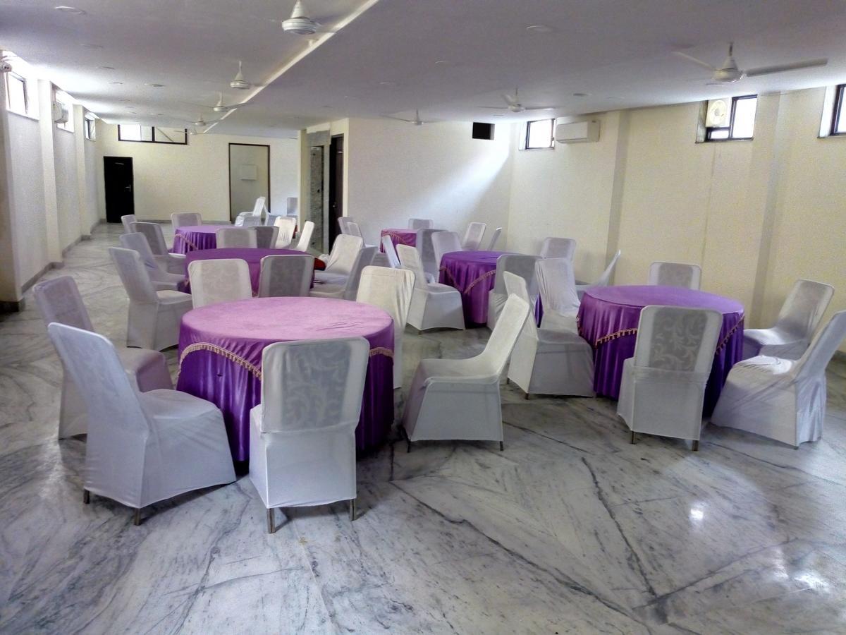 Hotel Sar Kamla Dham Skd Vrindavan Fully Vaccinated Staff Zewnętrze zdjęcie
