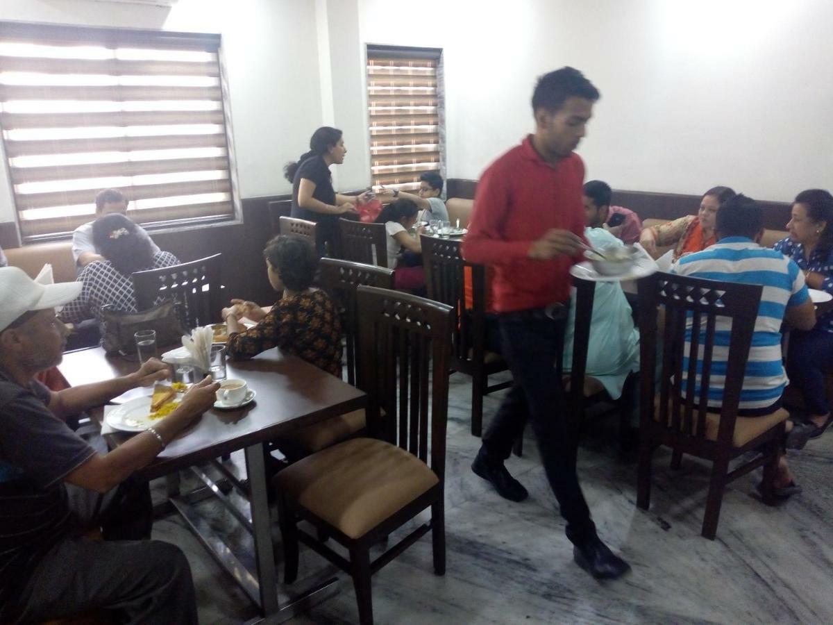 Hotel Sar Kamla Dham Skd Vrindavan Fully Vaccinated Staff Zewnętrze zdjęcie